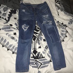 American Eagle medium washed tomgirl jeans, size 4